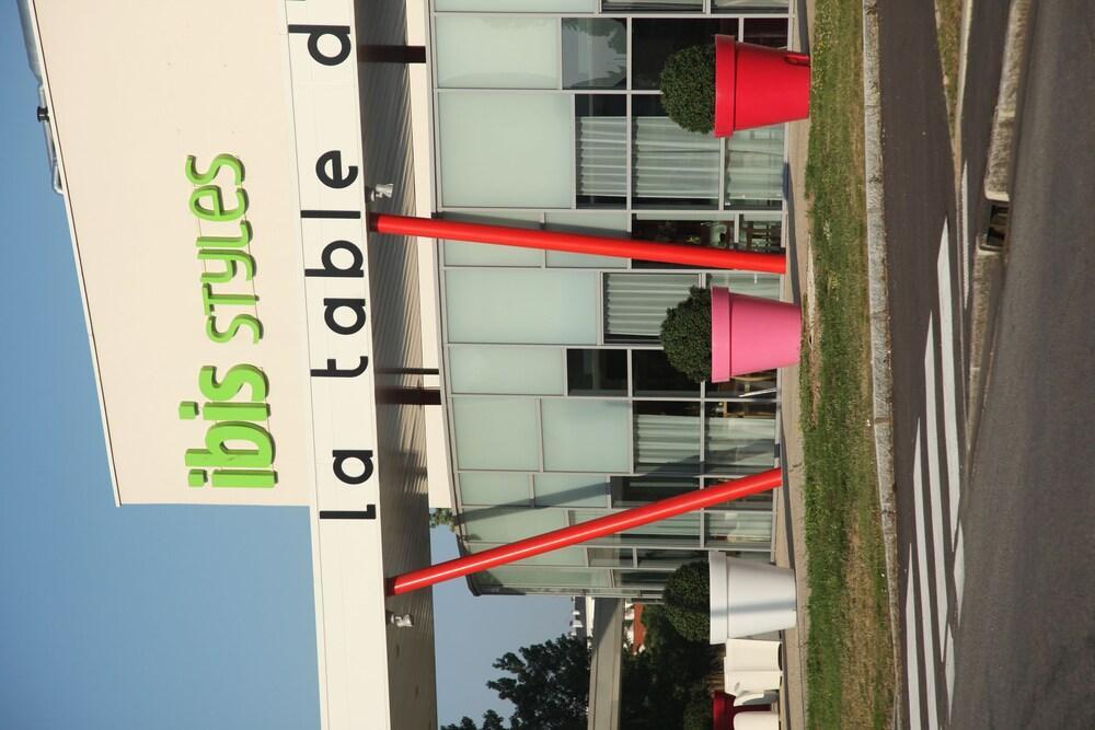 Ibis Styles Nantes Reze Aeroport Hotell Eksteriør bilde